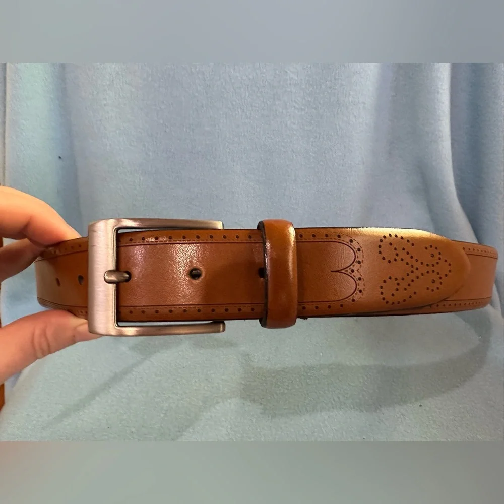 Joseph Abboud Feather Edged Laser Detail Leather Belt Size: 34/85